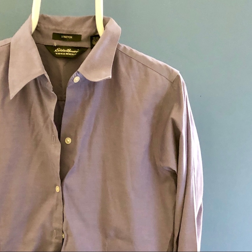 Eddie Bauer Wrinkle Resistant lavender button up blouse medium stretch